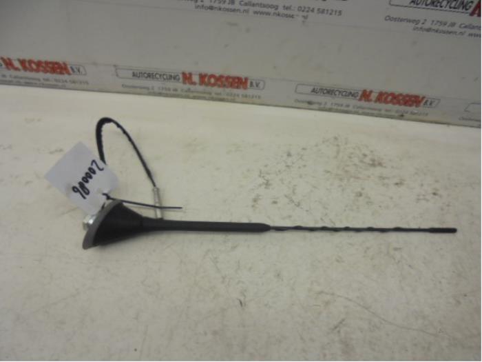 Używane Antena Fiat Punto III (199) 0.9 TwinAir Cena na żądanie oferowane przez N Kossen Autorecycling BV