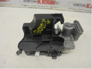 Gebrauchte Schiebetür Schließmechanik rechts Fiat Doblo Preis auf Anfrage angeboten von N Kossen Autorecycling BV