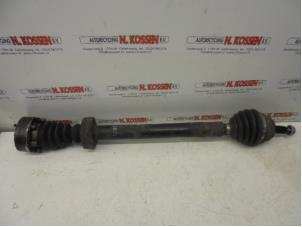 Used Front drive shaft, right Volkswagen Golf III Cabrio Restyling (1E7) 1.8 Price on request offered by N Kossen Autorecycling BV