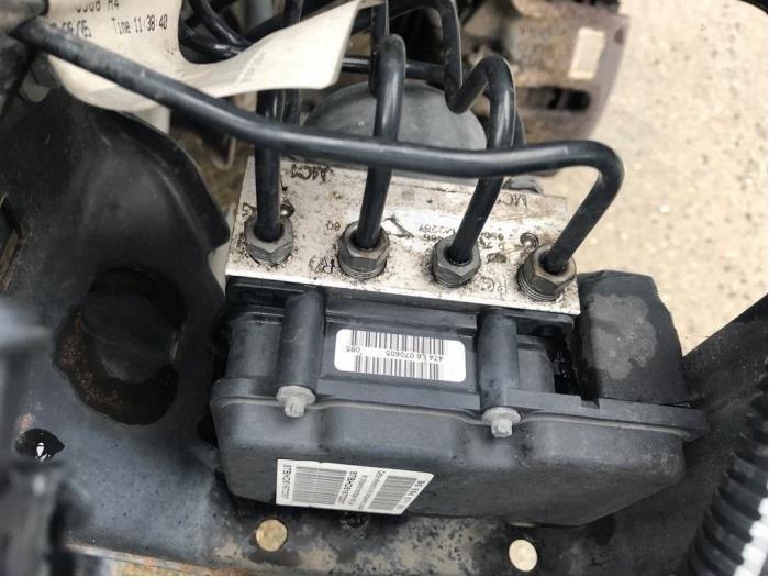 Begagnade ABS-pump Citroen C4 Coupé (LA) 1.6 16V Pris på förfrågan erbjuds av N Kossen Autorecycling BV
