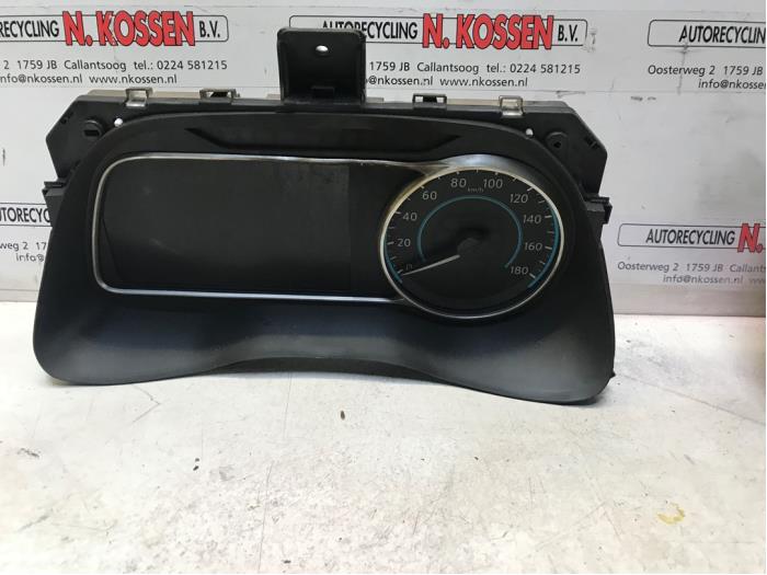Begagnade Instrumentpanel Nissan Leaf (ZE0) Pris på förfrågan erbjuds av N Kossen Autorecycling BV