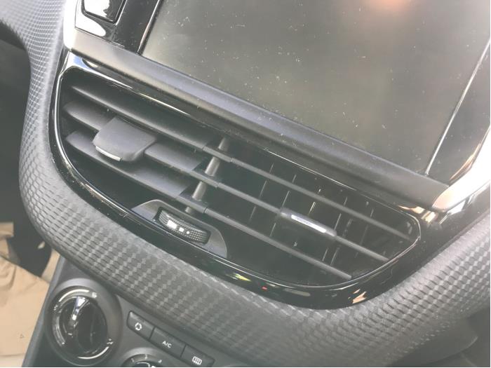 Grille aération tableau de bord Peugeot 208 I 1.0 Vti 12V PureTech