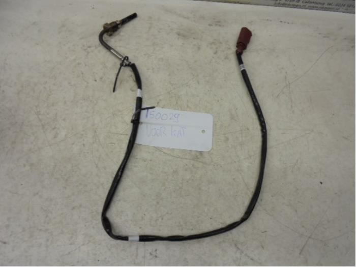 Usagé Sonde lambda Volkswagen Caddy III (2KA,2KH,2CA,2CH) 1.6 TDI 16V Prix sur demande proposé par N Kossen Autorecycling BV
