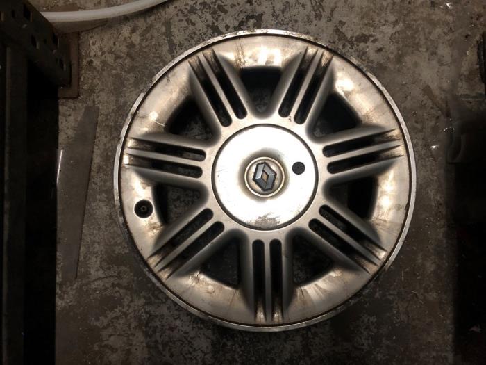 Set of sports wheels from a Renault Laguna I (B56) 2.0 2001