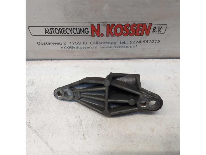 Usagé Support dynamo haut Citroen C3 Prix sur demande proposé par N Kossen Autorecycling BV