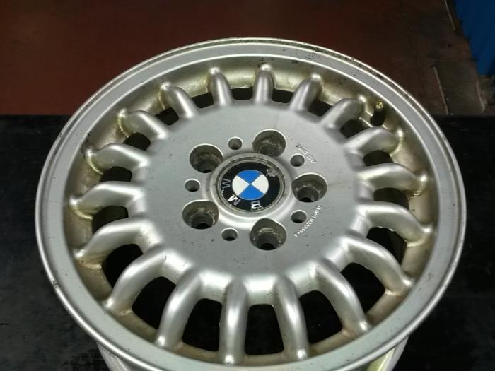 Używane Obrecz BMW 3 serie (E36/2) 318iS 1.8 16V Cena na żądanie oferowane przez N Kossen Autorecycling BV