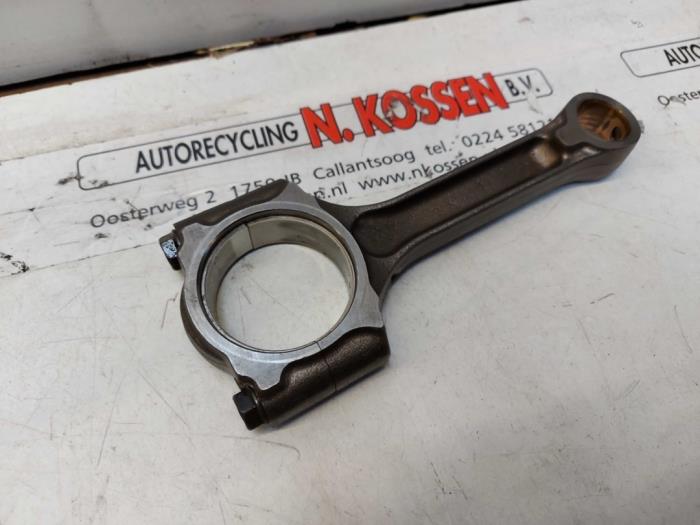 Usagé Bielle Renault Megane Prix sur demande proposé par N Kossen Autorecycling BV