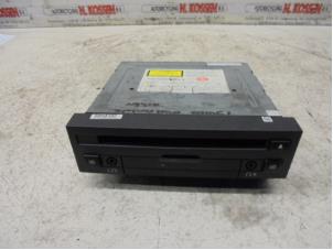 Used DVD player BMW 7 serie (F01/02/03/04) 730d 24V Price on request offered by N Kossen Autorecycling BV