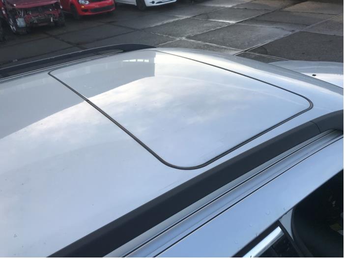 Używane Dach przesuwny BMW 5 serie Touring (E39) 530d 24V Cena na żądanie oferowane przez N Kossen Autorecycling BV
