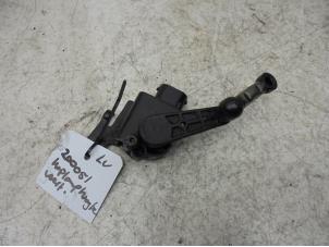 Used Xenon height adjustment Mini Clubman Price on request offered by N Kossen Autorecycling BV