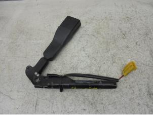Used Front seatbelt buckle, left Chrysler Voyager Price on request offered by N Kossen Autorecycling BV