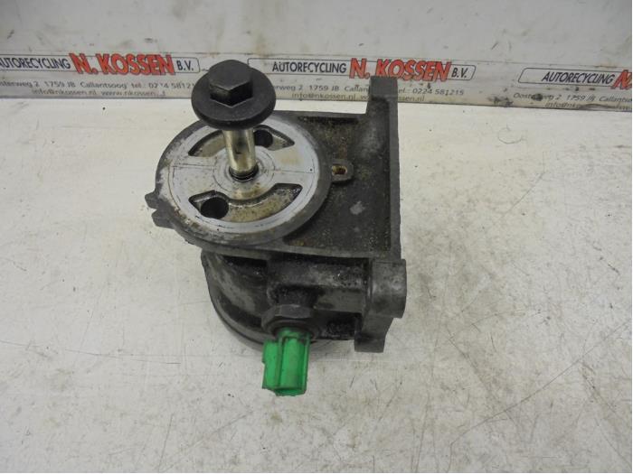 Gebrauchte Ölfiltergehäuse Mazda MX-5 (NA18/35/6C/8C) 1.6i 16V Preis auf Anfrage angeboten von N Kossen Autorecycling BV