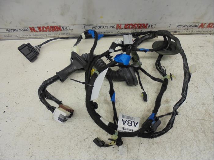 Używane Kabel (rózne) Ford Ranger 2.2 TDCi 16V Cena na żądanie oferowane przez N Kossen Autorecycling BV