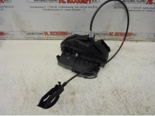 Used Front door lock mechanism 4-door, right Ford Ranger 2.2 TDCi 16V Price on request offered by N Kossen Autorecycling BV