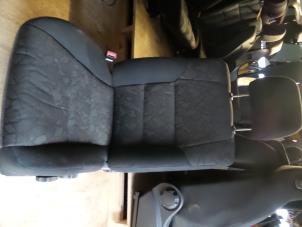 Używane Fotel lewy Mazda 626 (GF12) 2.0 DiTD 16V Cena na żądanie oferowane przez N Kossen Autorecycling BV