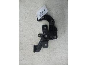 Used Tailgate lock mechanism Ford Ranger 2.2 TDCi 16V Price on request offered by N Kossen Autorecycling BV
