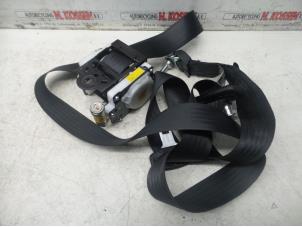 Usados Lengüeta de cinturón de seguridad izquierda detrás Ford Ranger 2.2 TDCi 16V Precio de solicitud ofrecido por N Kossen Autorecycling BV