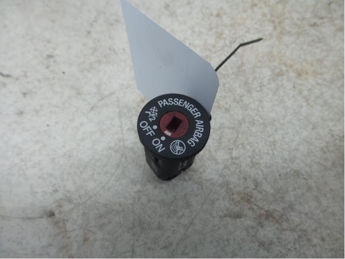 Airbag switch Ford Ranger 2.2 TDCi 16V 321633