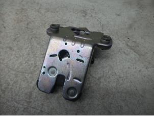 Used Boot lid lock mechanism Audi A4 (B9) 2.0 40 TDI 16V Price on request offered by N Kossen Autorecycling BV
