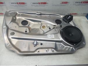 Used Speaker Mercedes C (W204) 1.8 C-180 CGI 16V Price on request offered by N Kossen Autorecycling BV