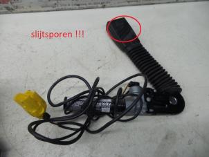 Used Front seatbelt buckle, left Peugeot Boxer (U9) 2.2 HDi 120 Euro 4 Price on request offered by N Kossen Autorecycling BV