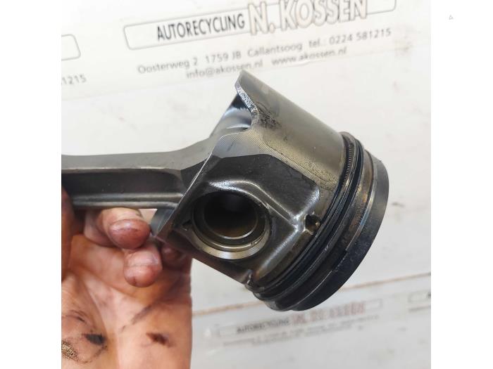 Usagé Piston Ford Transit Prix sur demande proposé par N Kossen Autorecycling BV