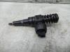 Injector (diesel) from a Seat Leon (1P1), 2005 / 2013 1.9 TDI 105, Hatchback, 4-dr, Diesel, 1.896cc, 77kW (105pk), FWD, BXE, 2006-02 / 2010-12, 1P1 2009