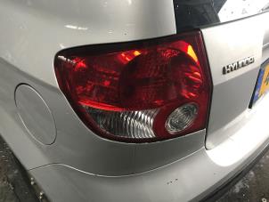 Używane Tylne swiatlo pozycyjne lewe Hyundai Getz 1.1i 12V Cena na żądanie oferowane przez N Kossen Autorecycling BV