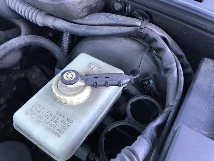 Usagé Servo frein BMW 3 serie Compact (E36/5) 316i Prix sur demande proposé par N Kossen Autorecycling BV