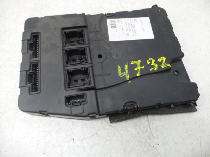 Używane Modul Comfort Renault Megane Break Cena na żądanie oferowane przez N Kossen Autorecycling BV