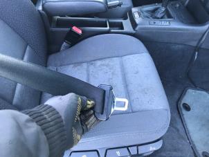 Gebrauchte Sicherheitsgurt rechts vorne BMW 3 serie Compact (E36/5) 316i Preis auf Anfrage angeboten von N Kossen Autorecycling BV