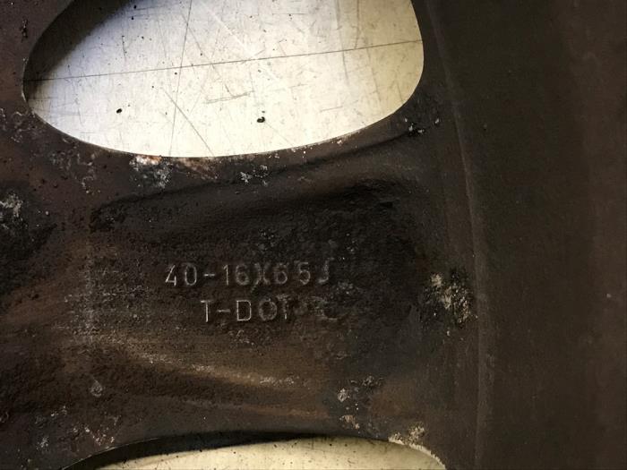 Hjul från en Chrysler Voyager/Grand Voyager (RG/RS) 3.3 V6 2001