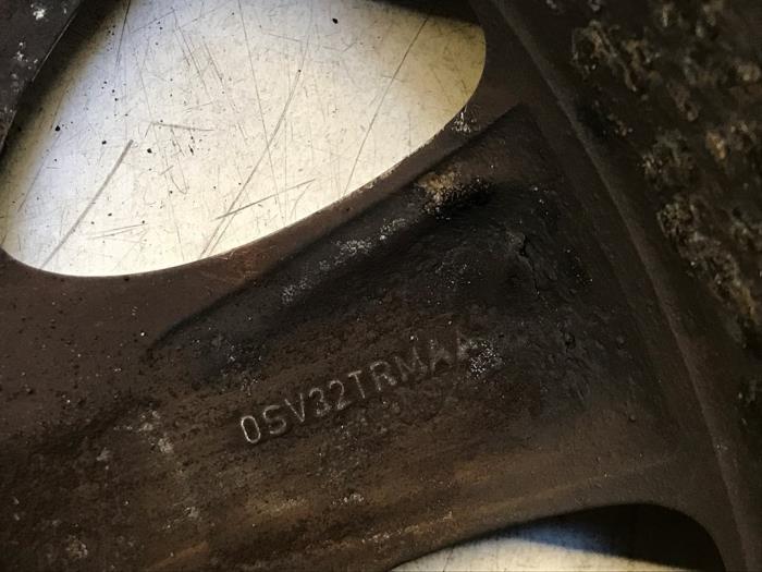 Hjul från en Chrysler Voyager/Grand Voyager (RG/RS) 3.3 V6 2001