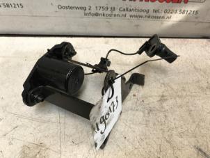 Used Oil level sensor Mercedes ML-Klasse Price on request offered by N Kossen Autorecycling BV