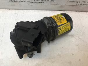 Used Front wiper motor Peugeot Partner 1.9D Price on request offered by N Kossen Autorecycling BV