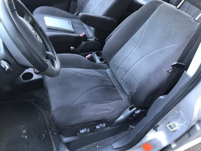 Używane Fotel lewy Mazda MPV (LW19/69) 2.0 CiTD 16V Cena na żądanie oferowane przez N Kossen Autorecycling BV