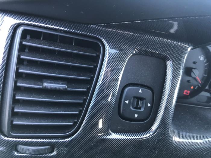 Używane Przelacznik lusterka Mazda MPV (LW19/69) 2.0 CiTD 16V Cena na żądanie oferowane przez N Kossen Autorecycling BV
