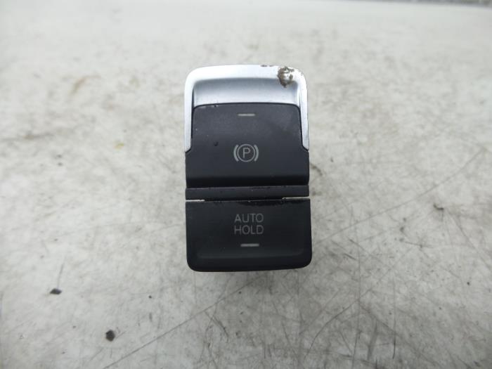 Interruptor de freno de mano de un Volkswagen Golf VII (AUA) 1.4 GTE 16V 2015