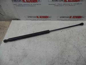 Used Rear gas strut, right Peugeot 206+ (2L/M) 1.4 XS Price on request offered by N Kossen Autorecycling BV