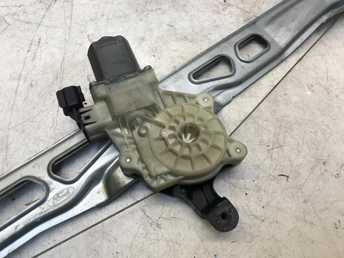 Usados Motor de ventanilla de puerta Ford Transit Precio de solicitud ofrecido por N Kossen Autorecycling BV