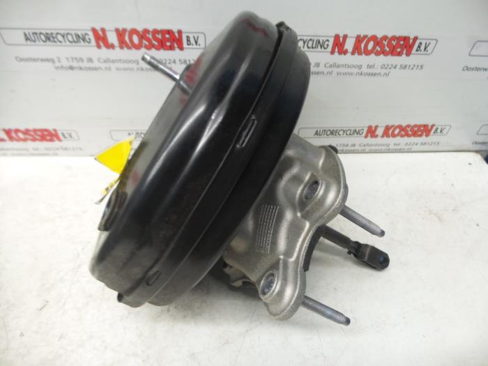 Usagé Servo frein Renault Clio IV (5R) 0.9 Energy TCE 90 12V Prix sur demande proposé par N Kossen Autorecycling BV