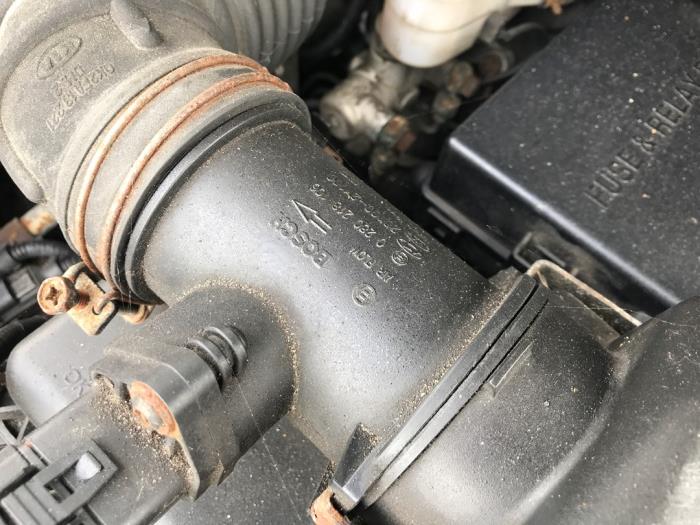 Gebrauchte Luftmassenmesser Kia Carens II (FJ) 1.8i 16V Preis auf Anfrage angeboten von N Kossen Autorecycling BV