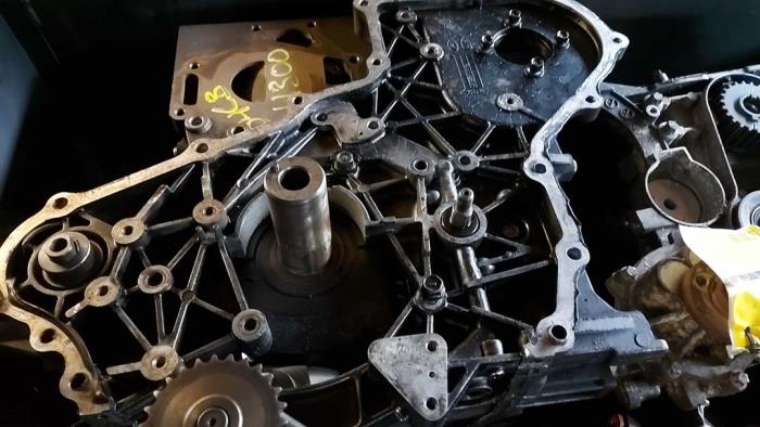 Used Engine crankcase Hyundai H300 Price on request offered by N Kossen Autorecycling BV