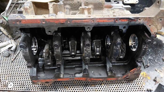 Used Engine crankcase Mitsubishi Pajero Price on request offered by N Kossen Autorecycling BV