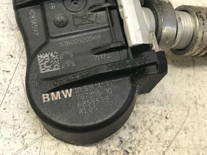 Tyre pressure sensor from a BMW 2 serie Gran Tourer (F46)  2017