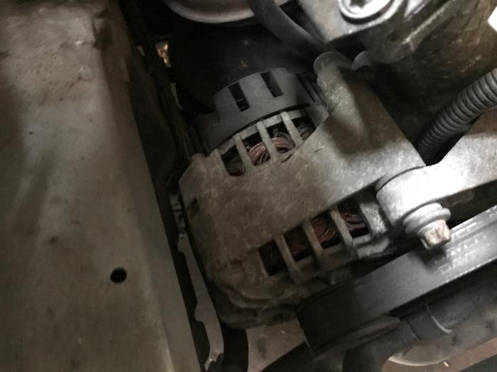 Begagnade Dynamo Chrysler Crossfire Pris på förfrågan erbjuds av N Kossen Autorecycling BV