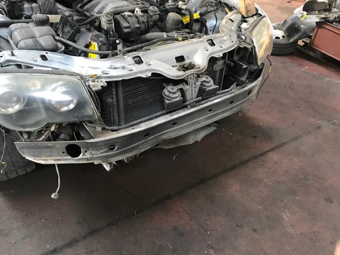 Begagnade Front Chrysler Crossfire Pris på förfrågan erbjuds av N Kossen Autorecycling BV