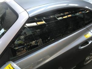 Używane Szyba drzwi lewych wersja 2-drzwiowa Chrysler Crossfire Cena na żądanie oferowane przez N Kossen Autorecycling BV