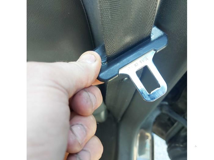 Front seatbelt, right from a Kia Picanto (BA)  2009