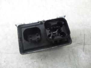 Used Glow plug relay Ford Transit 2.2 TDCi 16V Euro 5 Price on request offered by N Kossen Autorecycling BV